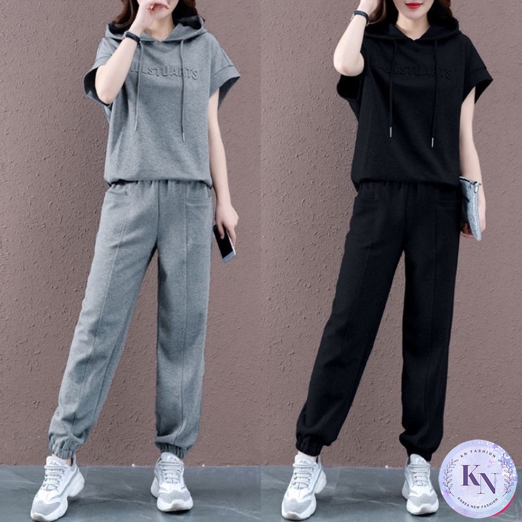 Korea NEW ชุดเซ็ตผ้าวอร์มสีพื้น 2ชิ้น เสื้อฮู๊ดอกแต่งสกรีนนูน+กางเกงจั๊มขาเอวยางยืด มีกระเป๋าหน้า