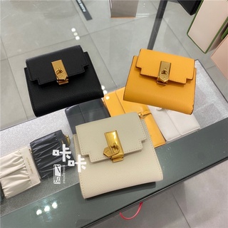 Charles &amp; KEITH2021 สไตล์ใหม่ CK6-10770508โซ่ล็อคกระเป๋าสตางค์ แบบหลายช่อง พร้อมกล่องของขวัญ สําหรับสุภาพสตรี