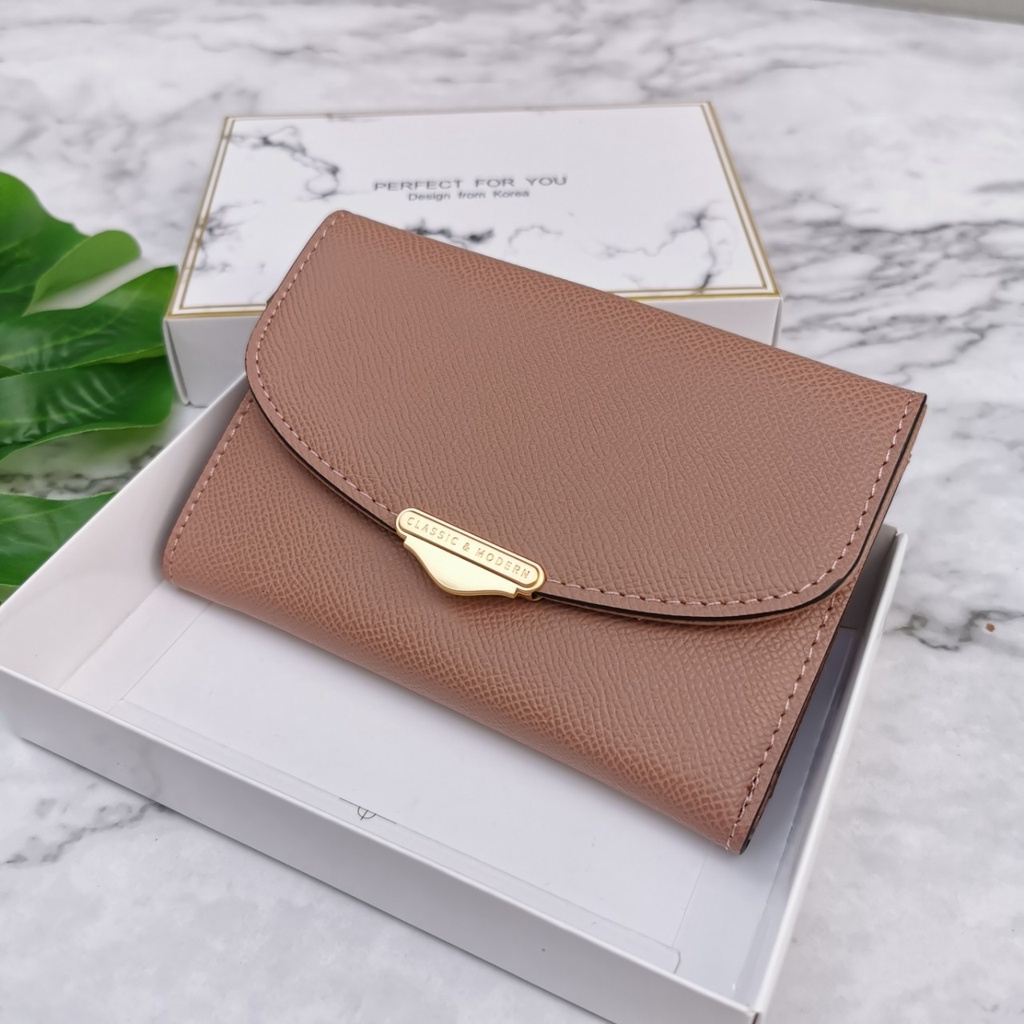 กระเป๋าสตางค์ผู้หญิงแบรนด์แท้ Modern Classic 100% พร้อมกล่อง  บางๆ ไซส์กลาง มีช่องซิป และช่องใส่บัตร งานสวย ราคา ถูกที่สุด ดีลบีเคเค แกลเลอรีภาพที่ 3