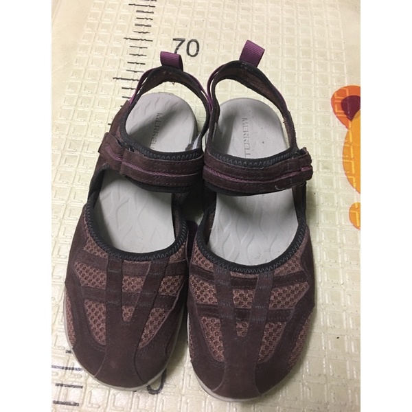 รองเท้ารัดส้นยี่ห้อMerrell