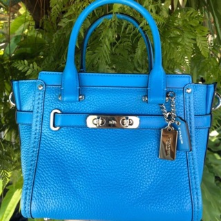 @4,990  COACH 37444 Swagger 21 Carryall Handbag Pebble Leather DK/Lapis Blue  ขนาด7.5”