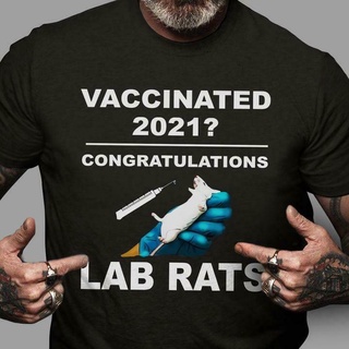 เสื้อยืดผ้าฝ้ายพิมพ์ลายแฟชั่นเสื้อยืดคอกลมcrew neckเสื้อยืด พิมพ์ลาย Vaccinated 2022 Congratulations Lab Rate สีดํา สําห