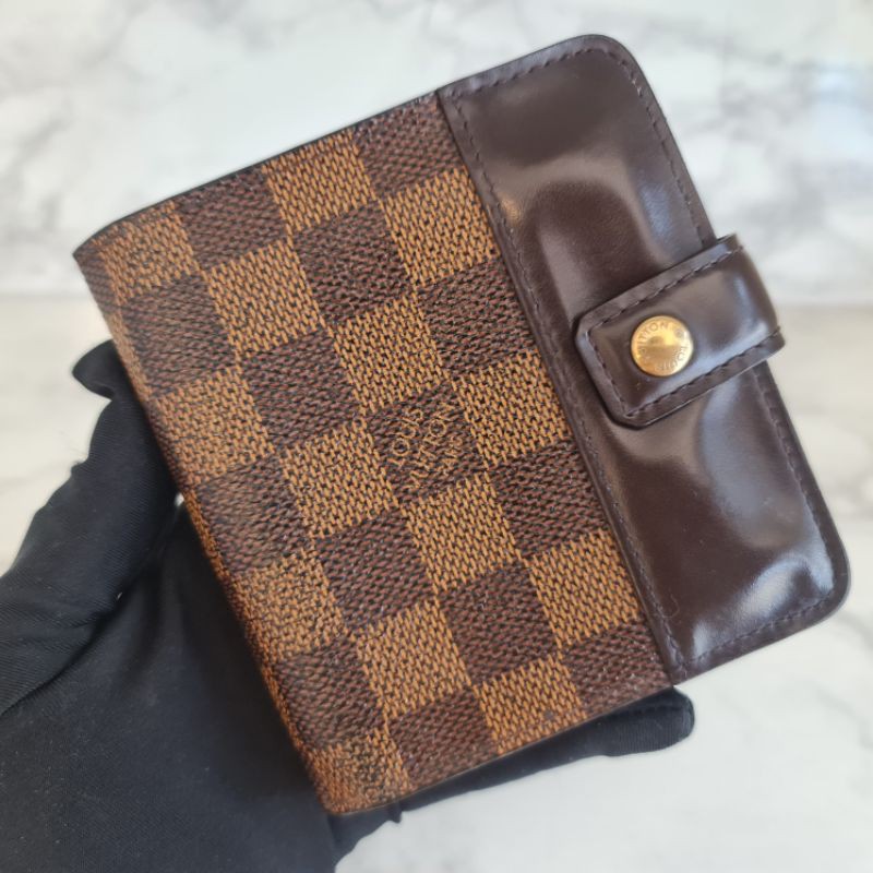 LV  COMPACT DAMIER​ ​กระเป๋าสตางค์หลุยส์แท้มือสอง