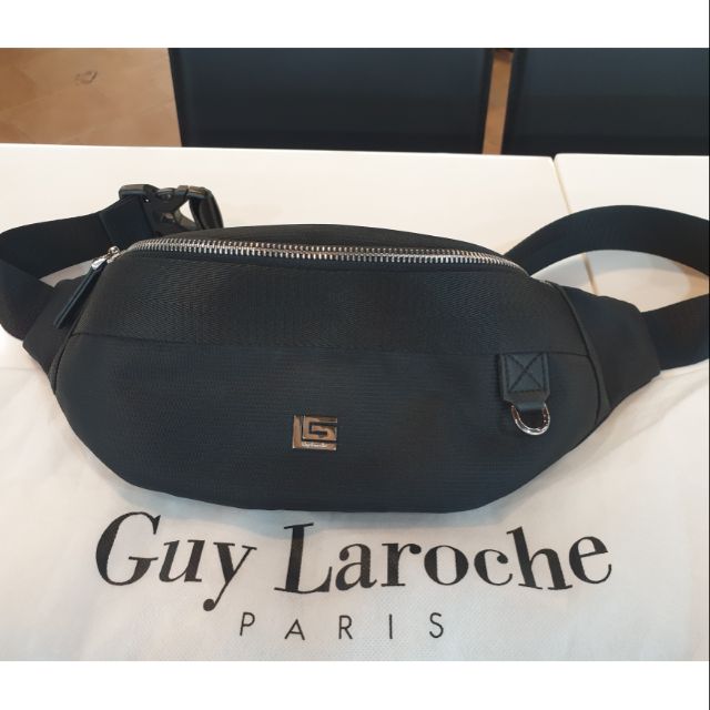 New ! Guy laroche กระเป๋าคาดอก ไซด์ใหญ่ rare item หายากมากก เหมาะกับผู้ชาย สีดำ แท้100%