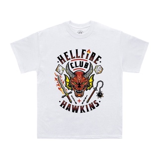 เสื้อยืดสีขาวเสื้อยืด พิมพ์ลาย Stranger THINGS HAWKINS HELLFIRE CLUB FILM TV-SERIES สําหรับผู้ชายS-4XL