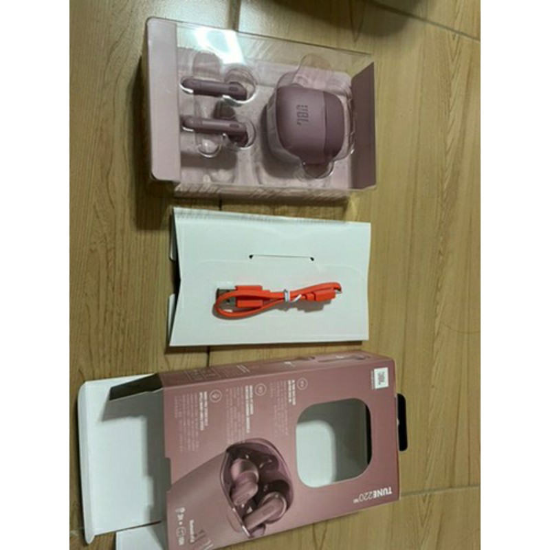 หูฟังไร้สาย JBL TUNE 220 TWS ถูกมาก