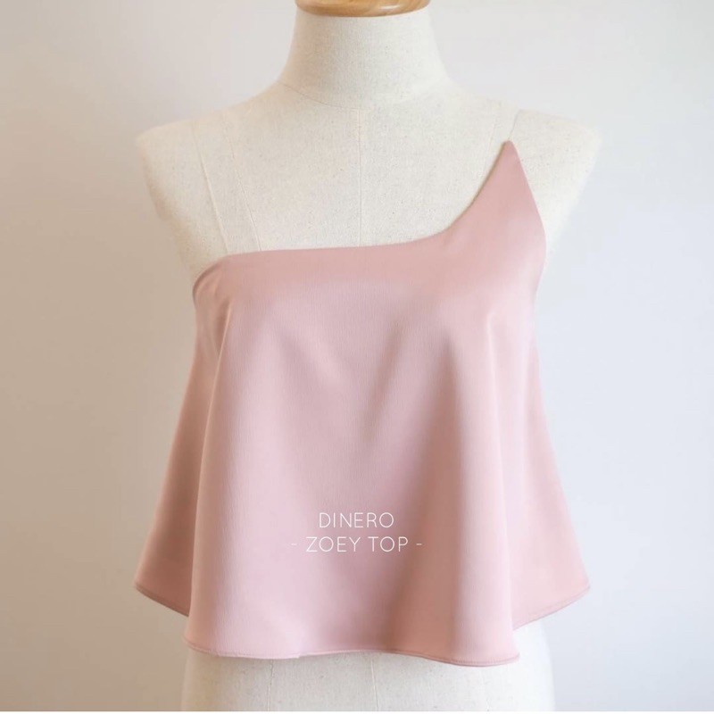 ✨ส่งต่อ✨เสื้อสายเดี่ยว Zoey top จาก Dinero.official🌈