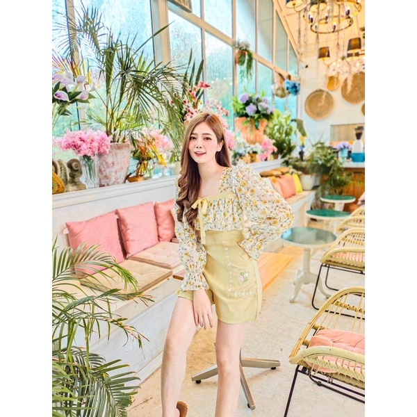 Eyecontact shop NEW จั๊มกางเกงขาสั้น อกและแขนแต่งชายระบาย สีเหลือง ซิปหลัง ซับในทั้งตัว Size M ป้าย 