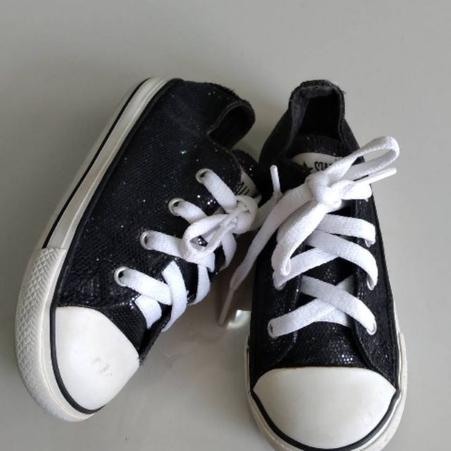 Converse รองเท้าเด็ก ยี่ห้อ แท้ มือสอง เบอร์25 ยาว 18 cm ราคาถูก สภาพดี