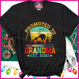 เสื้อยืด พิมพ์ลายหมี Rromoted To Grandma Est 2022 แฟชั่นคู่รัก