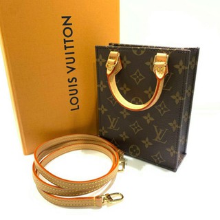 NEW!! LV PETIT SAC PLAT ขนาด 17x14x5cmราคาพิเศษ 59,450 บาท