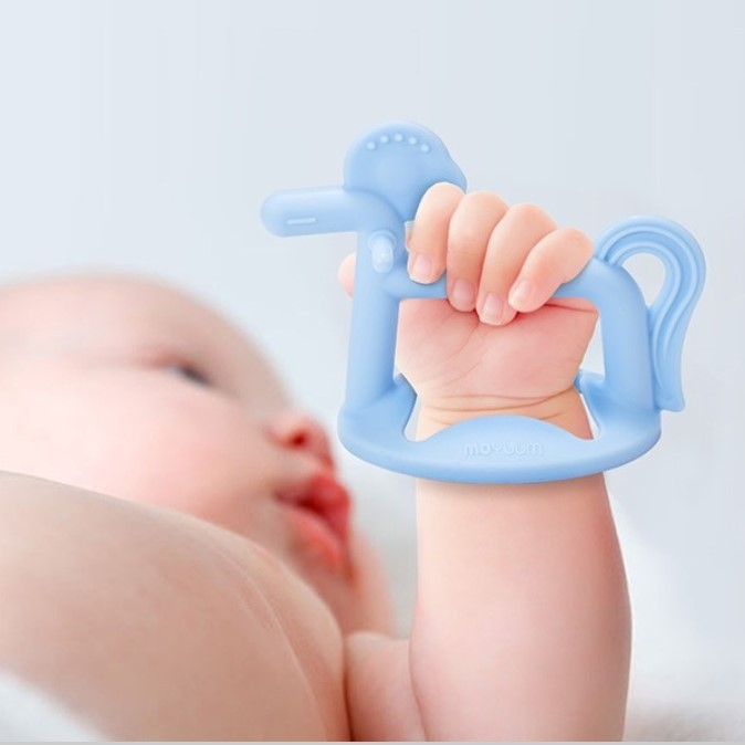 ยางกัดซิลิโคน คล้องมือ ยี่ห้อ Moyuum จากเกาหลี