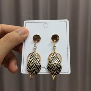 ต่างหูรูปหยดน้ำ Raindrop Earings สีดำ-ทอง