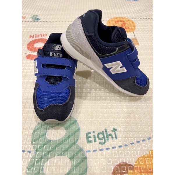 รองเท้าลำลองเด็ก New Balance รุ่น 574 แท้ 100% 👟👟🇺🇸 【มือสอง 🙌🏼 สภาพ 98%】Size 10 US (16.5 cm)