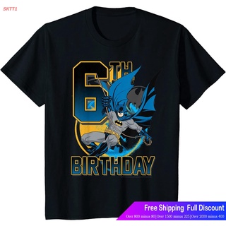 เสื้อยืดโอเวอร์ไซส์ เสื้อยืดผู้ชายและผู้หญิง Kids DC Comics Batman 6th Birthday Action Shot T-Shirt Mens Womens T