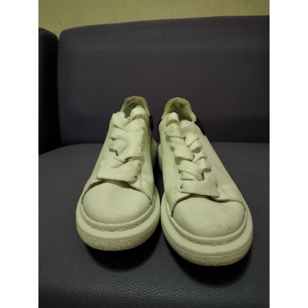 Alaxnder Macqueenรองเท้ามือสอง