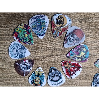 ปิ๊กกีต้าร์ลายการ์ตูนกระโหลก 1 ชุด(10 ชิ้น) guitar pick