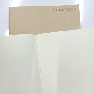 สมุดโน๊ตไม่มีเส้น ปกสีน้ำตาล 75 gsm. ขนาด 148 x 210 มม.40 แผ่นรวมปก