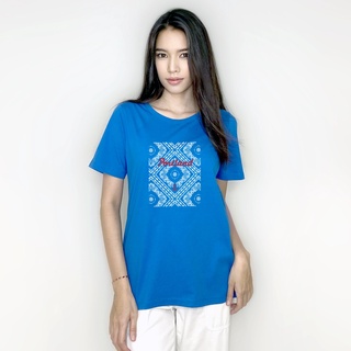 PORTLAND เสื้อยืดแขนสั้น คอกลม พิมพ์ลายด้านหน้า (สี Blue Marine) / Short Sleeves Graphic Printed T-Shirt (Blue Marine)