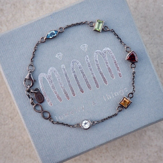 สร้อยข้อมือ five element bracelet (symbol) สี  Gray