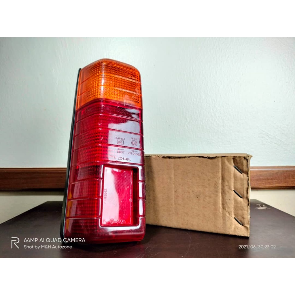 DAIHATSU HIJET S85 S89 VAN REAR TAIL LAMP ASSY (RLH)