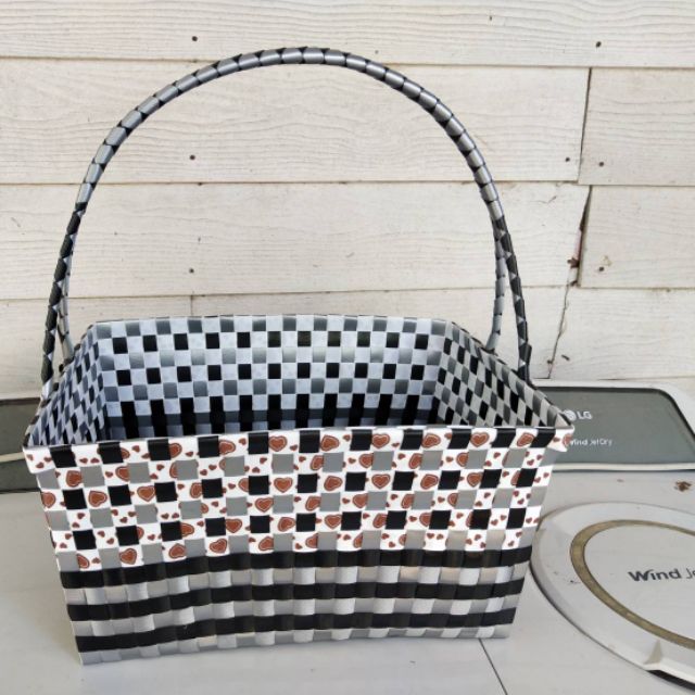 ตระกร้าสานจากพลาสติก *23x34x15