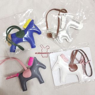 ตัวห้อยม้าหนังแกะแท้ by  littlebunnystores