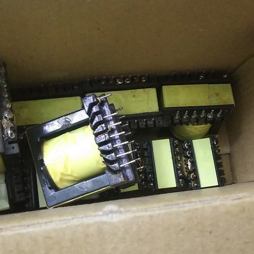 ของเหลวของหม้อแปลงพัลส์ EE28 E28 และ EE42 E42