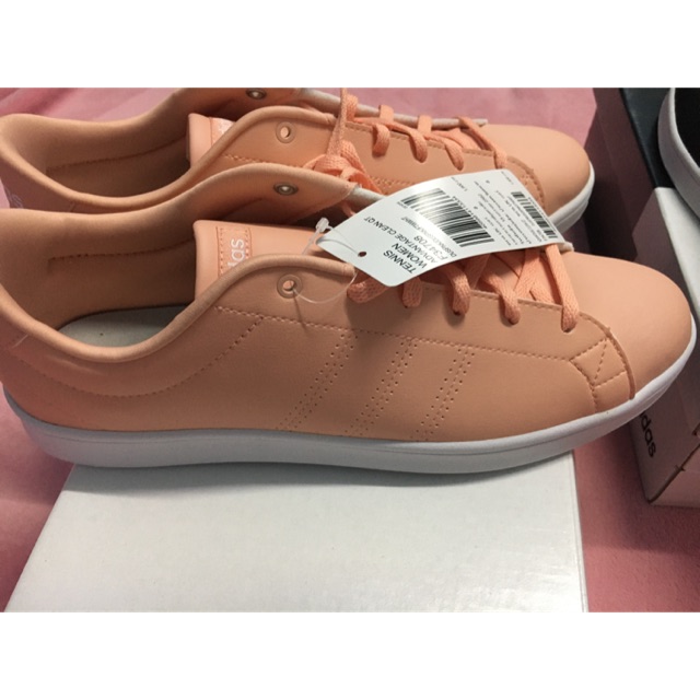 รองเท้า adidas ผู้หญิง