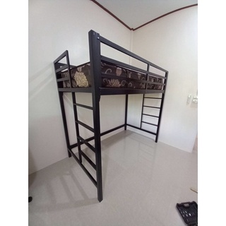 เตียงเหล็กชั้นลอย บันไดปีนข้าง ส่งฟรี!  ทำจากเหล็กกล่องอย่าง…