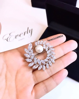 Brooch พร้อมกล่อง เข็มกลัดออกงาน เข็มกลัดเพชรcz ของขวัญให้แม่