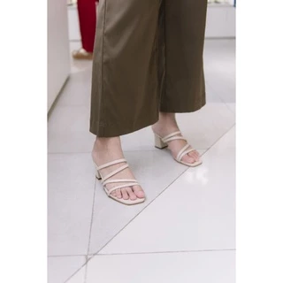 C41 รองเท้าส้นสูง 2.5 นิ้ว สีครีม(เท้าอวบ+1ไซส์) รุ่น"4K High Heels"แบบสวม 4 สายหนังนิ่ม