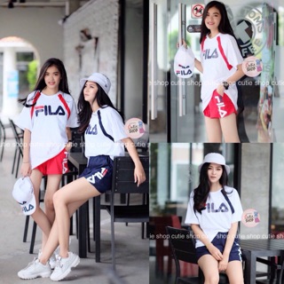 เซทเสื้อไหล่สโลป ทรงปล่อยแต่งแขน กัยกางเกงขาสั้น สกรีน fila 2 สี กรม แดง  อก 40 เอว 24-32