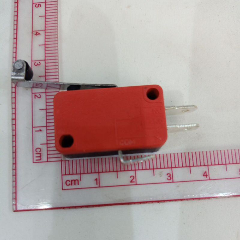 สวิตซ์ limit switch 250v 16A สวิตซ์กลไก สวิตซ์หยุดการทำงาน ไมก้าลำพูน ลดเหลือ ฿15