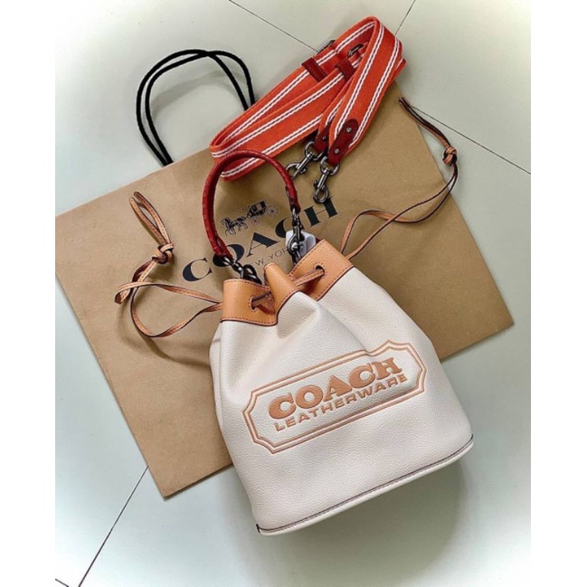 กระเป๋าทรงขนมจีบ​ COACH Color-Block Leather Field Bucket Bag