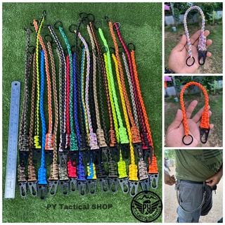 พวงกุญแจถักเชือกparacord ตะขอล็อคอย่างดี ความยาวประมาณ 40 cm.