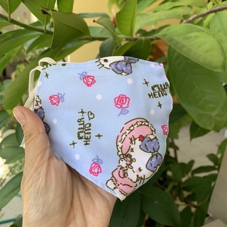 แมสผู้ใหญ่แบบผ้า ลายคิตตี้สีฟ้า หนา 3 ชั้น พร้อมช่องใส่แผ่นกรอง
