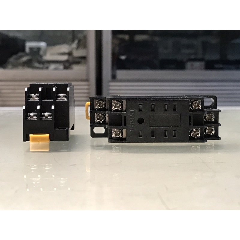 ซ็อกเก็ตซ็อกเก็ต PYF08A RELAY MY2 MY2N HH52P TIMER H3Y