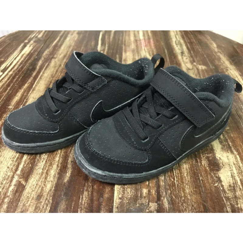 รองเท้าเด็ก Nike LU2 Shoes for kids USA size 9 ของแท้มือสองสีดำ