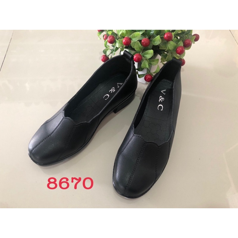 🔥ขายดี🔥คัชชู รุ่น 8670 รองเท้าคัชชู หนังนิ่ม พื้นนุ่ม เบา ใส่สบาย สีดำ ไซส์ 36-40