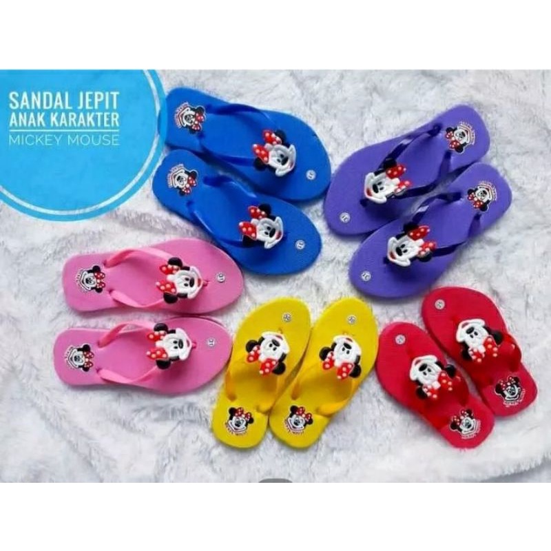 รองเท้าแตะหูหนีบสาวน่ารักพร้อม mikey Mouse motif