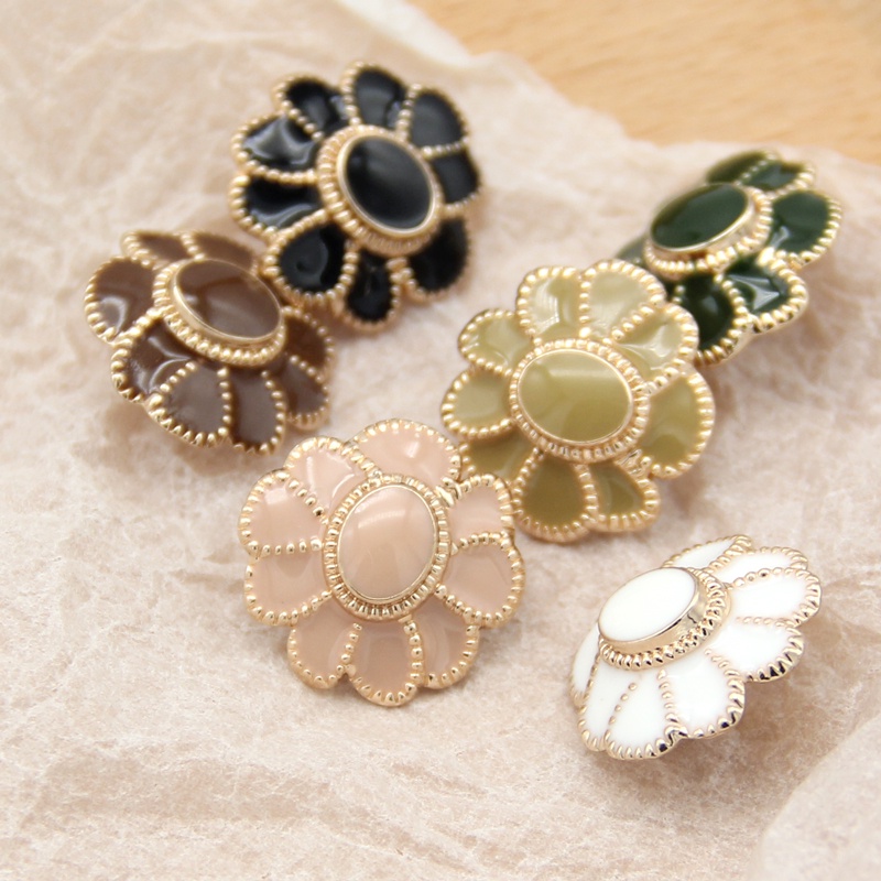 6ชิ้น/เซ็ตวินเทจที่มีสีสันดอกไม้ทองปุ่มเย็บผ้าโลหะสําหรับเสื้อผ้าผู้หญิงเสื้อเสื้อกันหนาวอุปกรณ์เสริมที่ทําด้วยมือ