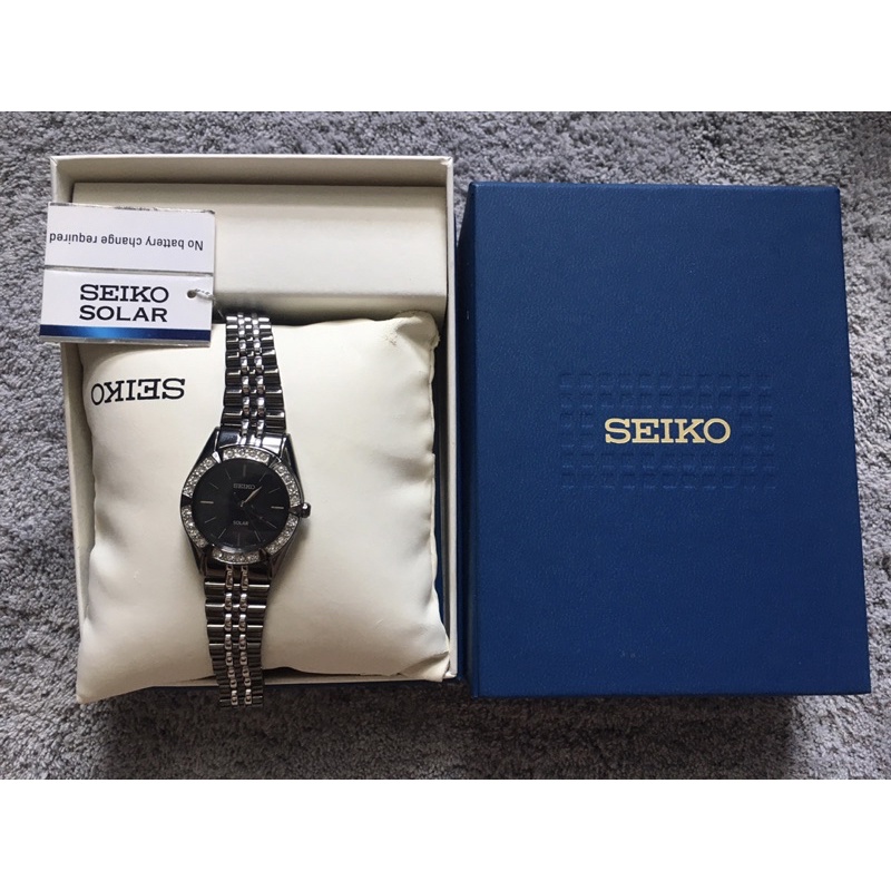 ขายถูก นาฬิกาข้อมือหญิง seiko solar  (ของใหม่ เก่าเก็บ)