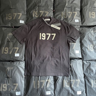 เสื้อยืดแขนสั้น ทรงหลวม ลาย FOG FEAR OF GOD 1977 ESSENTIALS