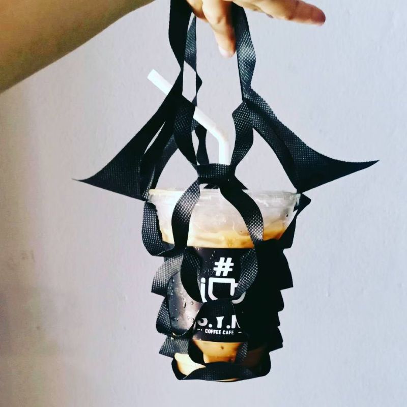 ตาข่ายหิ้วแก้วเดี่ยวสีดำเนื้อผ้าสปันบอนด์ขั้นต่ำ 100 ชิ้นชิ้นละ 1 บาท