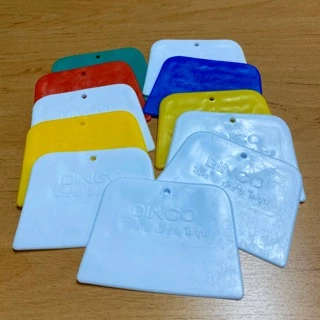 เกรียงโป๊วพลาสติก DINCO เกียงโป๊วพลาสติก เกรียงปาดยาแนว เกรียงยาแนว มีดโป๊วพลาสติก ขนาด 4” (คละสี)