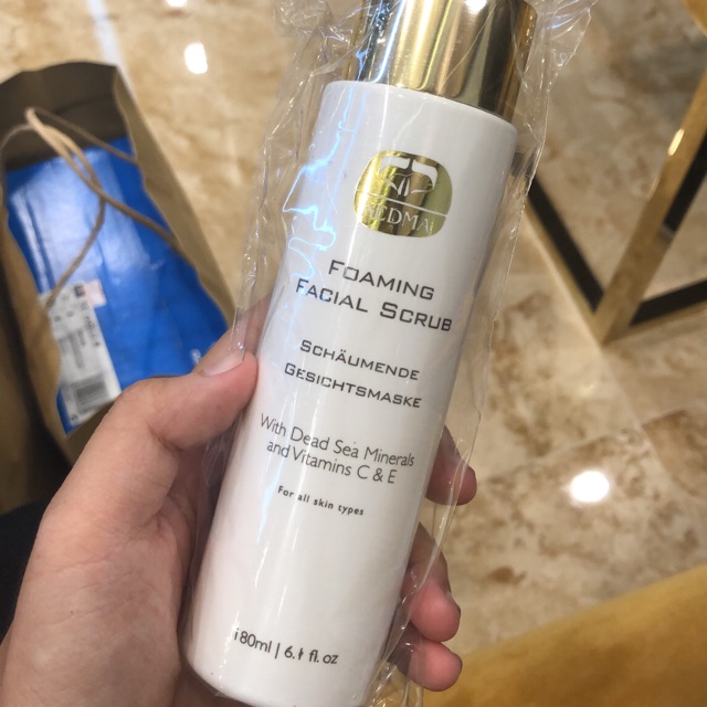 Kedma Foaming Facial Scrub