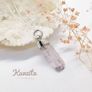 สร้อยคอเงินจี้หินคุนไซต์ Kunzite