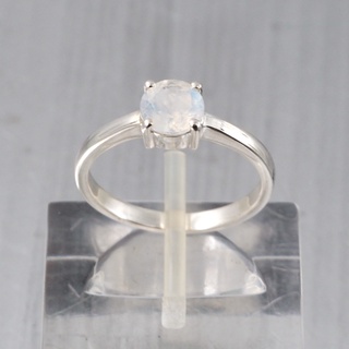 SILVER THAI 925 SILVER ONE MOONSTONE RING แหวนเงินแท้925มูนสโตนแท้เครื่องประดับผู้หญิงเวลาออกไปขางนอกจะออกเป็นสี