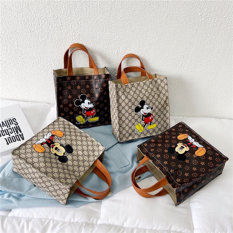 (YL0101) กระเป๋าถือลายมิกกี้น่ารัก วัสดุหนัง PU พร้อมส่ง มีมาให้เลือกทั้งหมด 4 ลายค่ะ